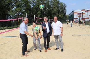 Greifen auch zum Ball - C.Nattkemper,  B. Zörner, T. Misikowski, A. Knoche.JPG